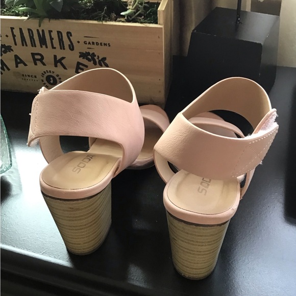 Soda Brand Pink Sandals - Picture 5 of 6